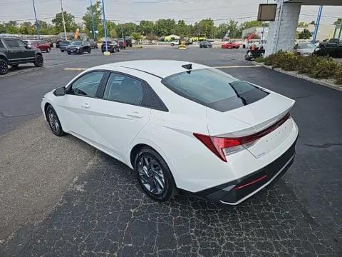 More photos of 2024 Hyundai Elantra SEL at RightDrive Muncie, IN