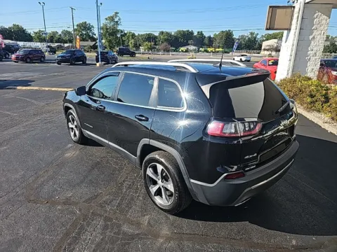 More photos of 2019 Jeep Cherokee Limited at RightDrive Muncie, IN