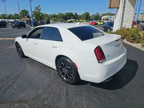 More photos of 2020 Chrysler 300 S at RightDrive Muncie, IN