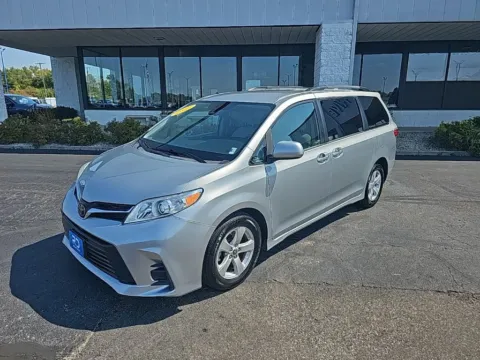 Another view of 2020 Toyota Sienna LE for sale in Muncie, IN at RightDrive Muncie