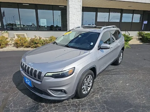 Silver 2019 Jeep Cherokee Latitude Plus for sale in Muncie, IN