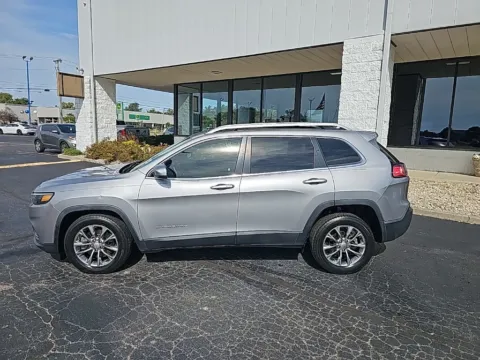 More photos of 2019 Jeep Cherokee Latitude Plus at RightDrive Muncie, IN