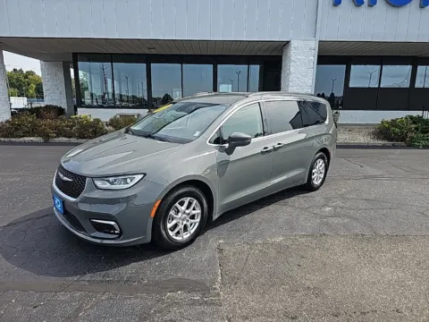 Another view of 2022 Chrysler Pacifica Touring L for sale in Muncie, IN at RightDrive Muncie