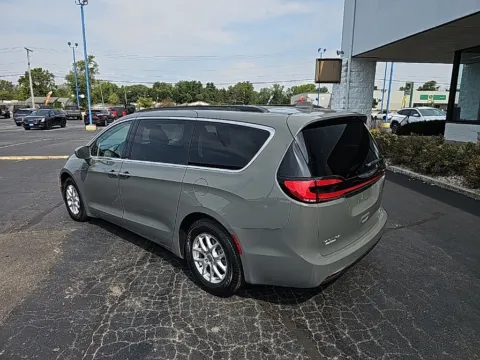 More photos of 2022 Chrysler Pacifica Touring L at RightDrive Muncie, IN