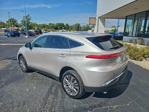 More photos of 2022 Toyota Venza LE at RightDrive Muncie, IN