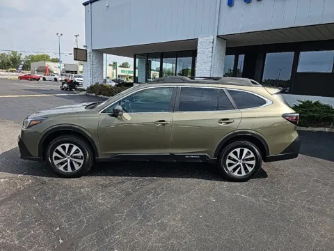 More photos of 2021 Subaru Outback Premium at RightDrive Muncie, IN