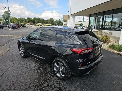 More photos of 2023 Ford Escape Hybrid ST-Line Select at RightDrive Muncie, IN