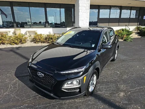 Black 2021 Hyundai Kona SE for sale in Muncie, IN