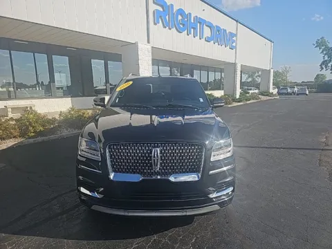 Photos of 2020 Lincoln Navigator L Reserve for sale in Muncie, IN at RightDrive Muncie