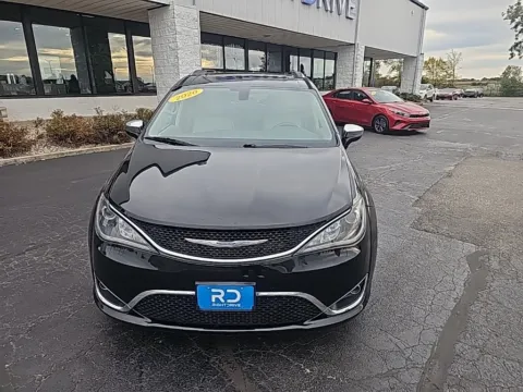 Photos of 2020 Chrysler Pacifica Limited for sale in Muncie, IN at RightDrive Muncie