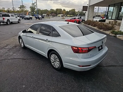 More photos of 2019 Volkswagen Jetta 1.4T S at RightDrive Muncie, IN
