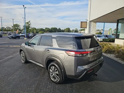 More photos of 2023 Nissan Pathfinder S at RightDrive Muncie, IN