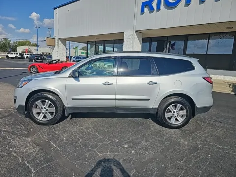 More photos of 2017 Chevrolet Traverse LS at RightDrive Muncie, IN