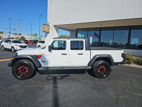 More photos of 2021 Jeep Gladiator Sport at RightDrive Muncie, IN