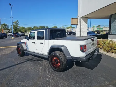 More photos of 2021 Jeep Gladiator Sport at RightDrive Muncie, IN