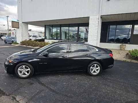 More photos of 2018 Chevrolet Malibu LS at RightDrive Muncie, IN