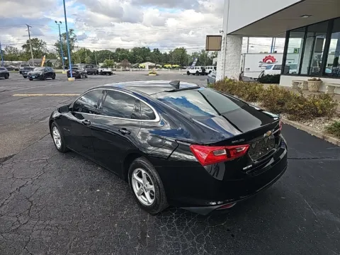 More photos of 2018 Chevrolet Malibu LS at RightDrive Muncie, IN