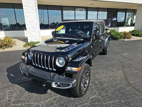 Black 2023 Jeep Gladiator Overland for sale in Muncie, IN