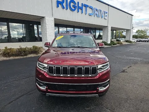 Photos of 2022 Jeep Wagoneer Series III for sale in Muncie, IN at RightDrive Muncie