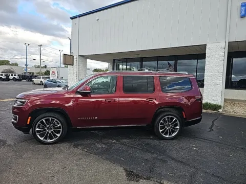 More photos of 2022 Jeep Wagoneer Series III at RightDrive Muncie, IN
