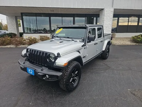 Silver 2022 Jeep Gladiator Altitude for sale in Muncie, IN