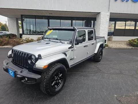 Another view of 2022 Jeep Gladiator Altitude for sale in Muncie, IN at RightDrive Muncie