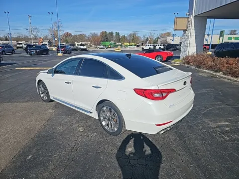 More photos of 2015 Hyundai Sonata Limited at RightDrive Muncie, IN