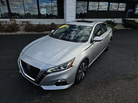 Silver 2019 Nissan Altima 2.5 SL for sale in Muncie, IN