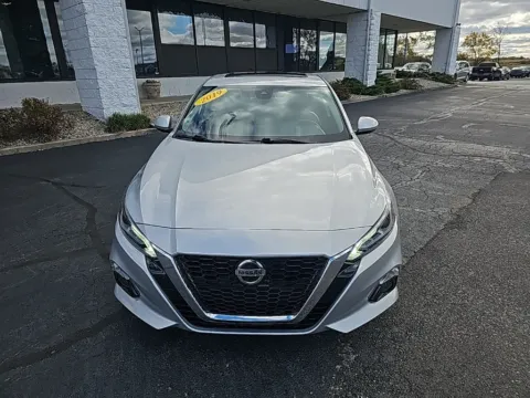Photos of 2019 Nissan Altima 2.5 SL for sale in Muncie, IN at RightDrive Muncie