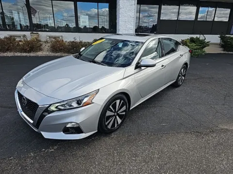 Another view of 2019 Nissan Altima 2.5 SL for sale in Muncie, IN at RightDrive Muncie