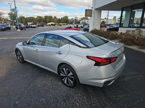 More photos of 2019 Nissan Altima 2.5 SL at RightDrive Muncie, IN
