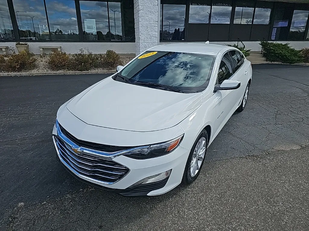 White 2025 Chevrolet Malibu LT for sale in Muncie, IN
