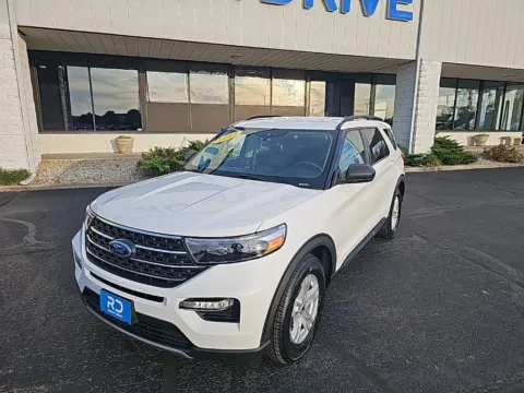 White 2023 Ford Explorer XLT for sale in Muncie, IN