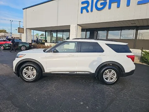More photos of 2023 Ford Explorer XLT at RightDrive Muncie, IN