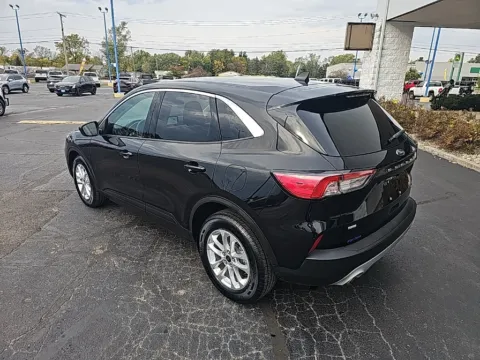 More photos of 2022 Ford Escape Hybrid SE at RightDrive Muncie, IN