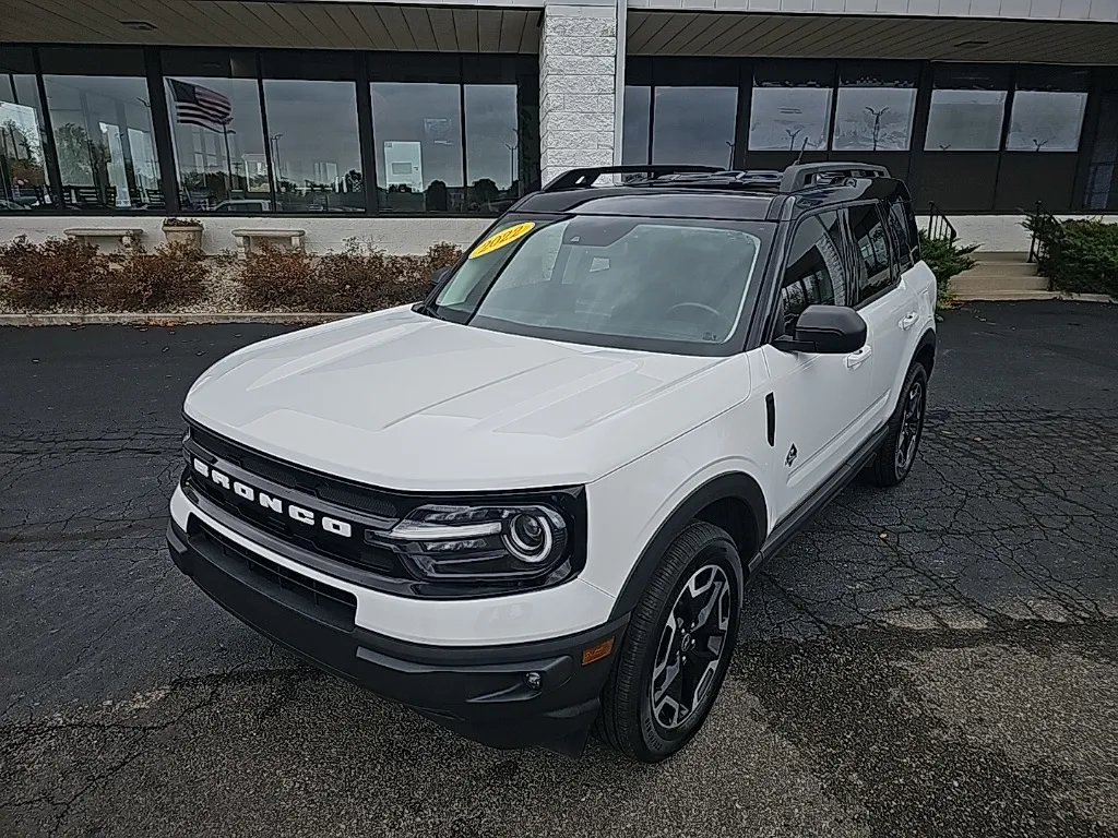 White 2022 Ford Bronco Sport Outer Banks for sale in Muncie, IN