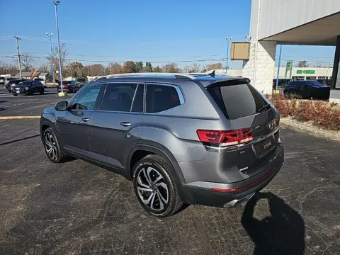 More photos of 2021 Volkswagen Atlas 2.0T SEL Premium at RightDrive Muncie, IN