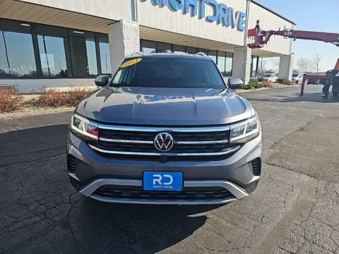 Photos of 2021 Volkswagen Atlas 2.0T SEL Premium for sale in Muncie, IN at RightDrive Muncie