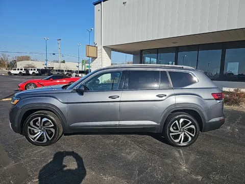 More photos of 2021 Volkswagen Atlas 2.0T SEL Premium at RightDrive Muncie, IN