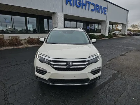 Photos of 2017 Honda Pilot Elite for sale in Muncie, IN at RightDrive Muncie