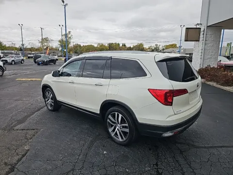 More photos of 2017 Honda Pilot Elite at RightDrive Muncie, IN