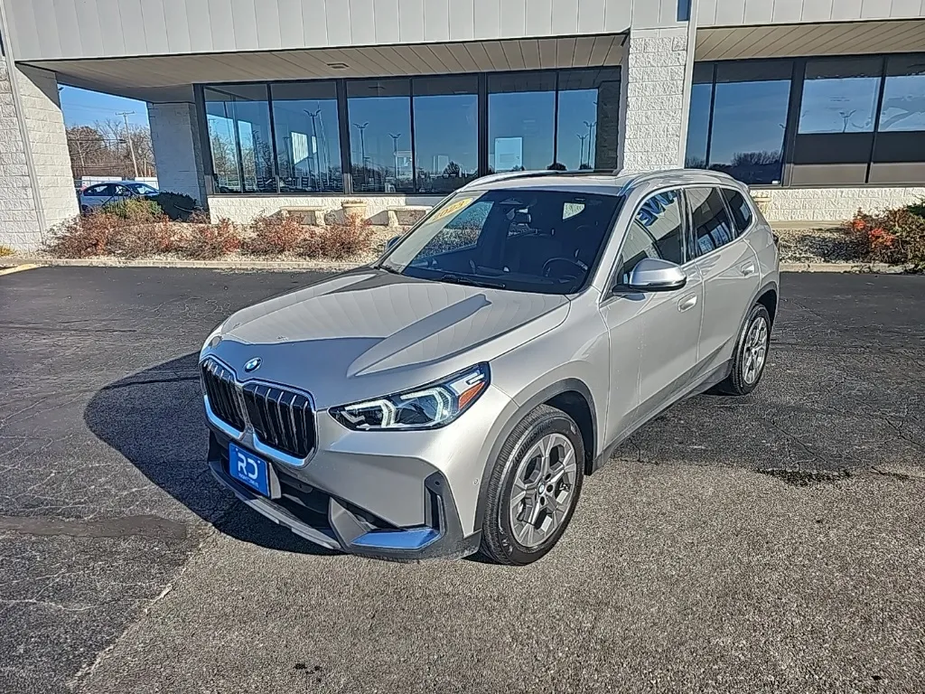 2023 BMW X1 28i's photo