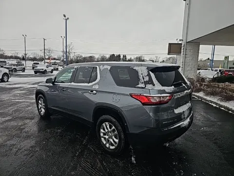 More photos of 2021 Chevrolet Traverse LS at RightDrive Muncie, IN