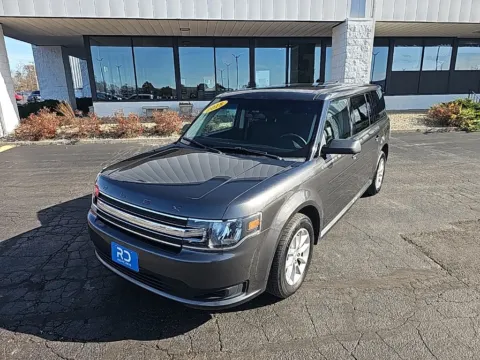 Gray 2018 Ford Flex SE for sale in Muncie, IN