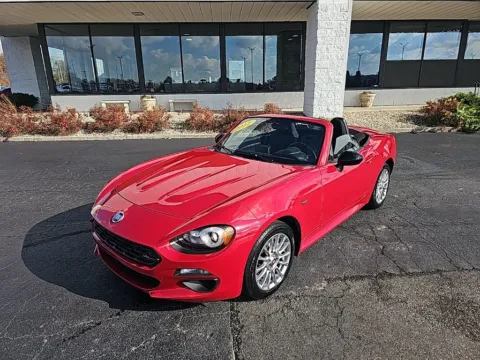 Red 2017 Fiat 124 Spider Classica for sale in Muncie, IN