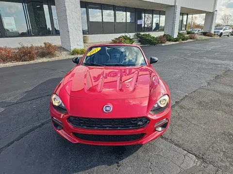 Photos of 2017 Fiat 124 Spider Classica for sale in Muncie, IN at RightDrive Muncie