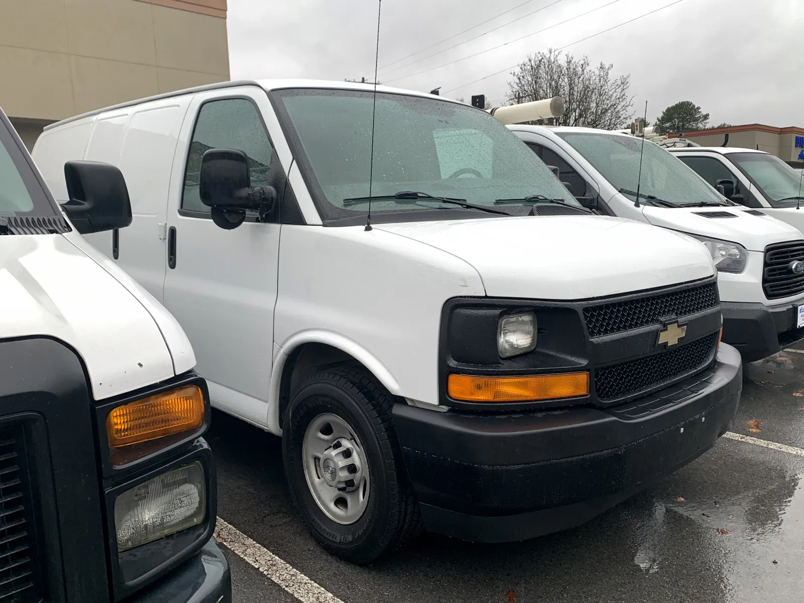2017 Chevrolet Express Cargo Work Van's photo