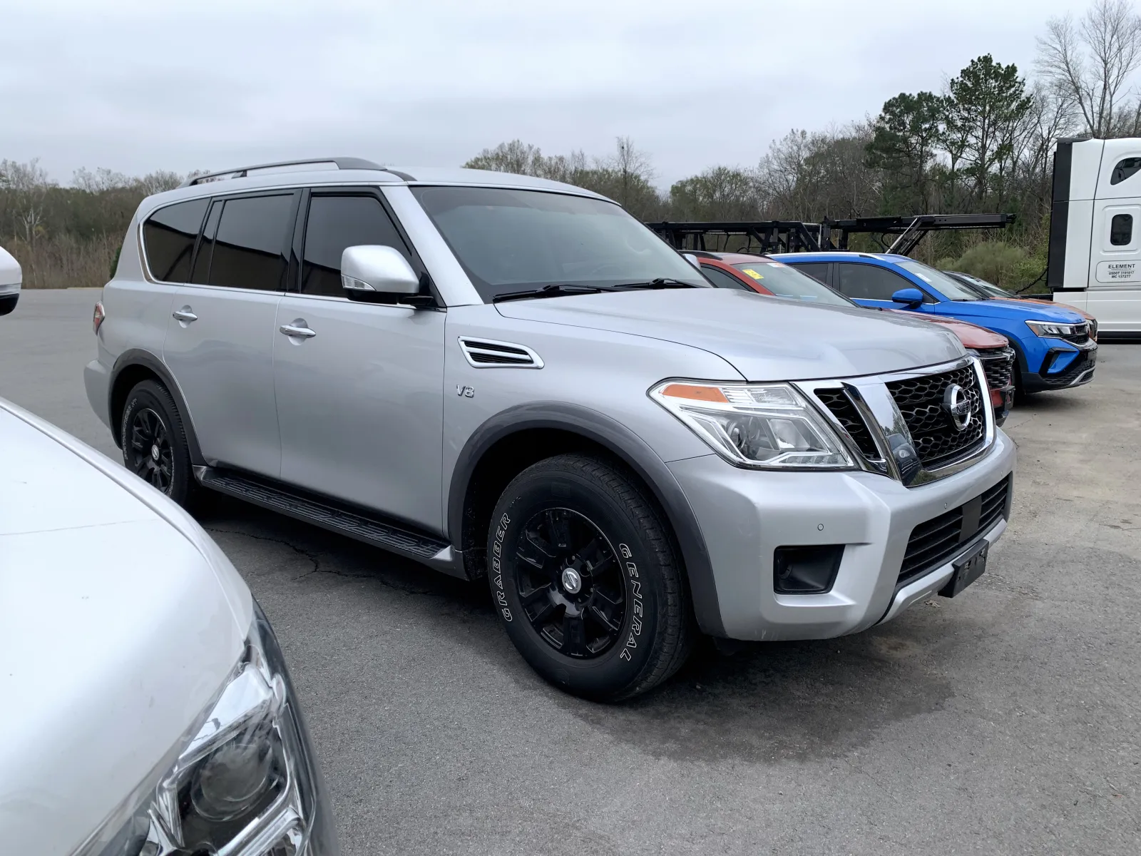2018 Nissan Armada SV's photo