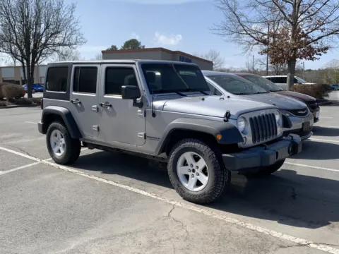Silver 2016 JEEP WRANGLER UNLIM for sale in Little Rock, AR