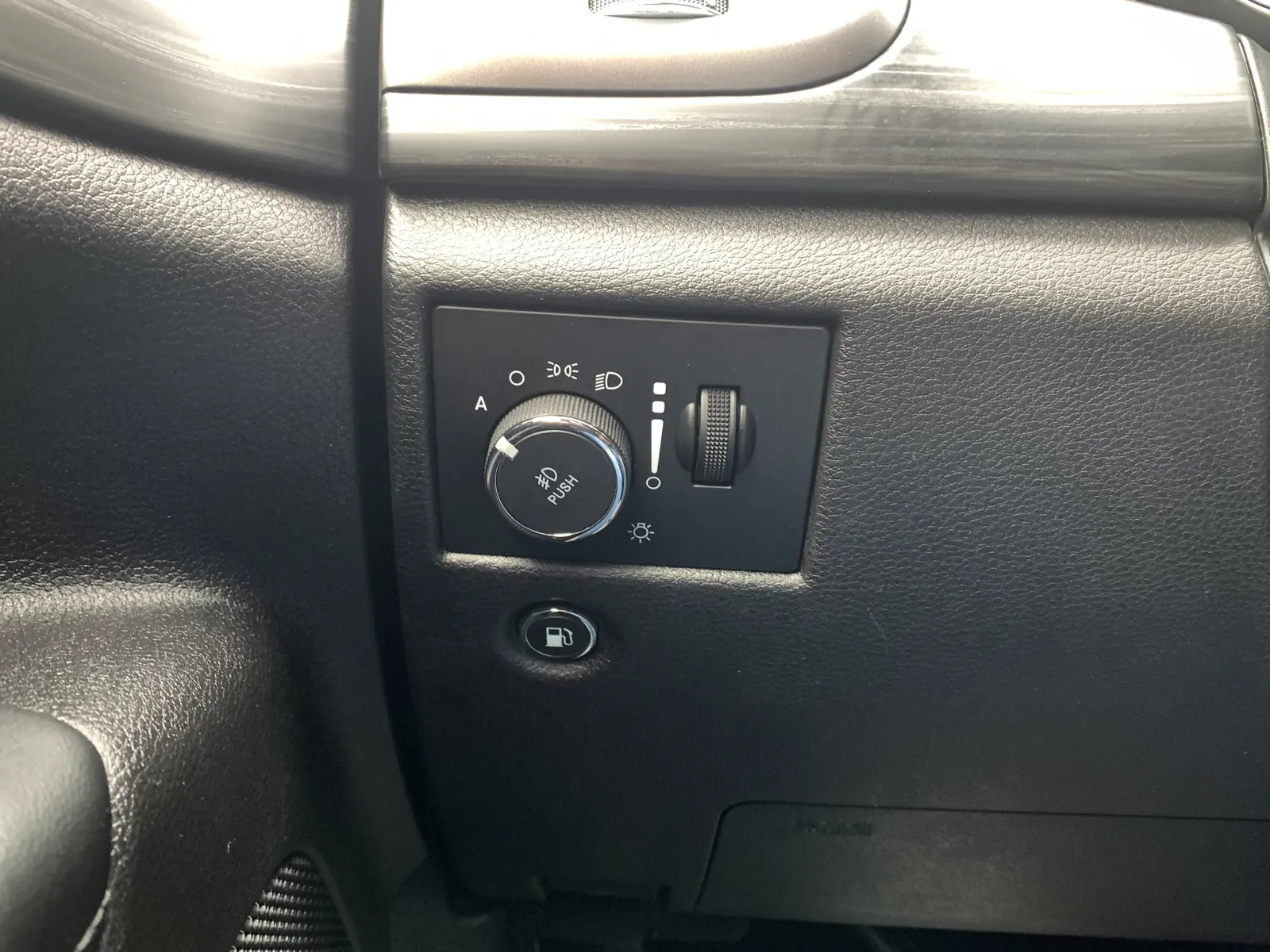 Jeep Grand Cherokee photo 21